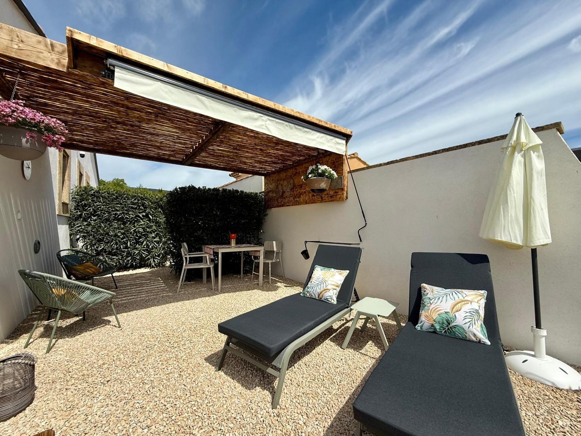 Une Nuit En Luberon Puyvert Exterior photo